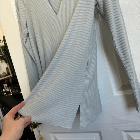 Urban Outfitters Project T Cut-Out Blue Sweater - Picture 4 of 6